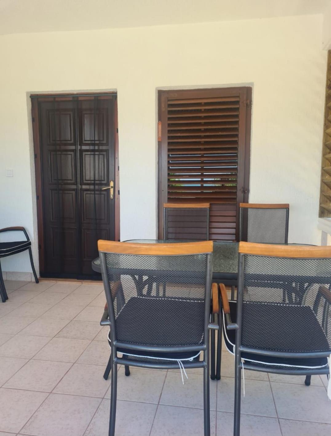 Apartman Mihaela Vrsi Exterior photo